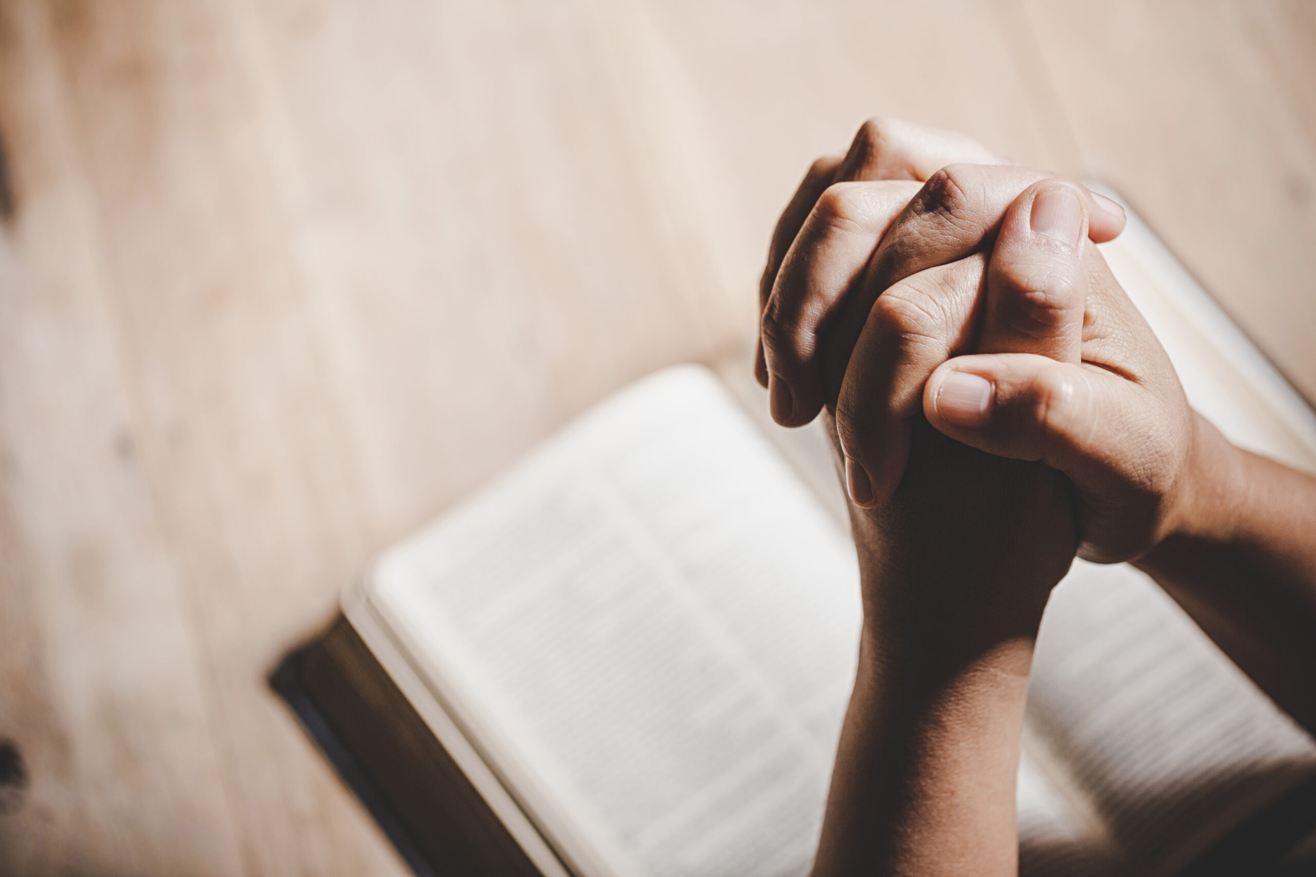 10 Versículos para Fortalecer sua Confiança em Deus